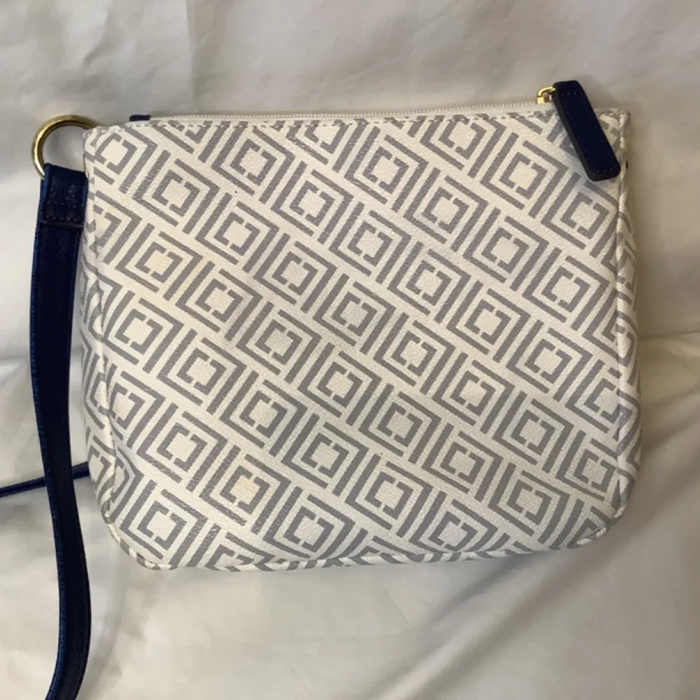 EUC Liz‎ Claiborne navy white crossbody bag